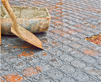 Piso com ferramenta de construção